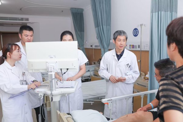 场内配资平台 生死时速创奇迹！BASIS取栓技术让瘫痪老人术后即刻抬肢