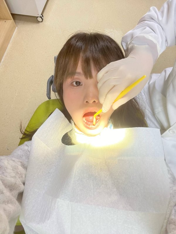 公司配资 15岁SeoAh拔牙后脸肿成包子！还被迫带伤赶通告，粉丝怒了：拿孩子当人吗？